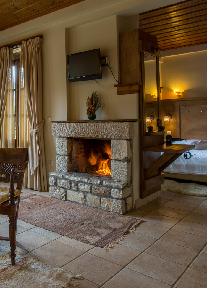 rooms with fireplace vitina